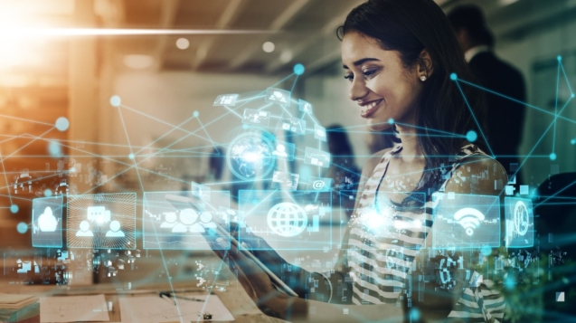 imagem mostra uma mulher em meio a ícones de inovação tecnológica e transformação digital da Plataforma Accountfy