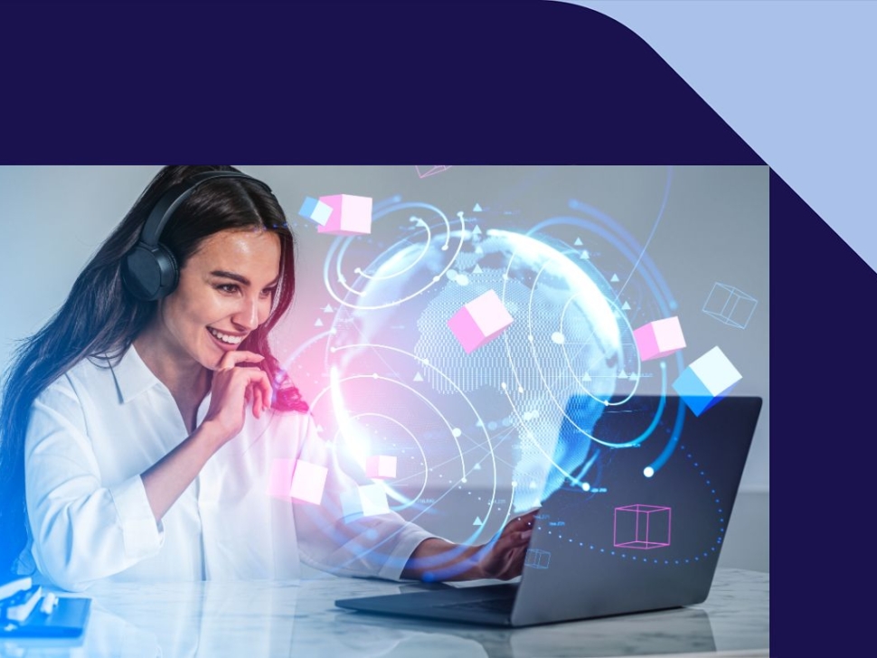 imagem mostra mulher em frente a um notebook realizando tarefas com ajuda da IA.